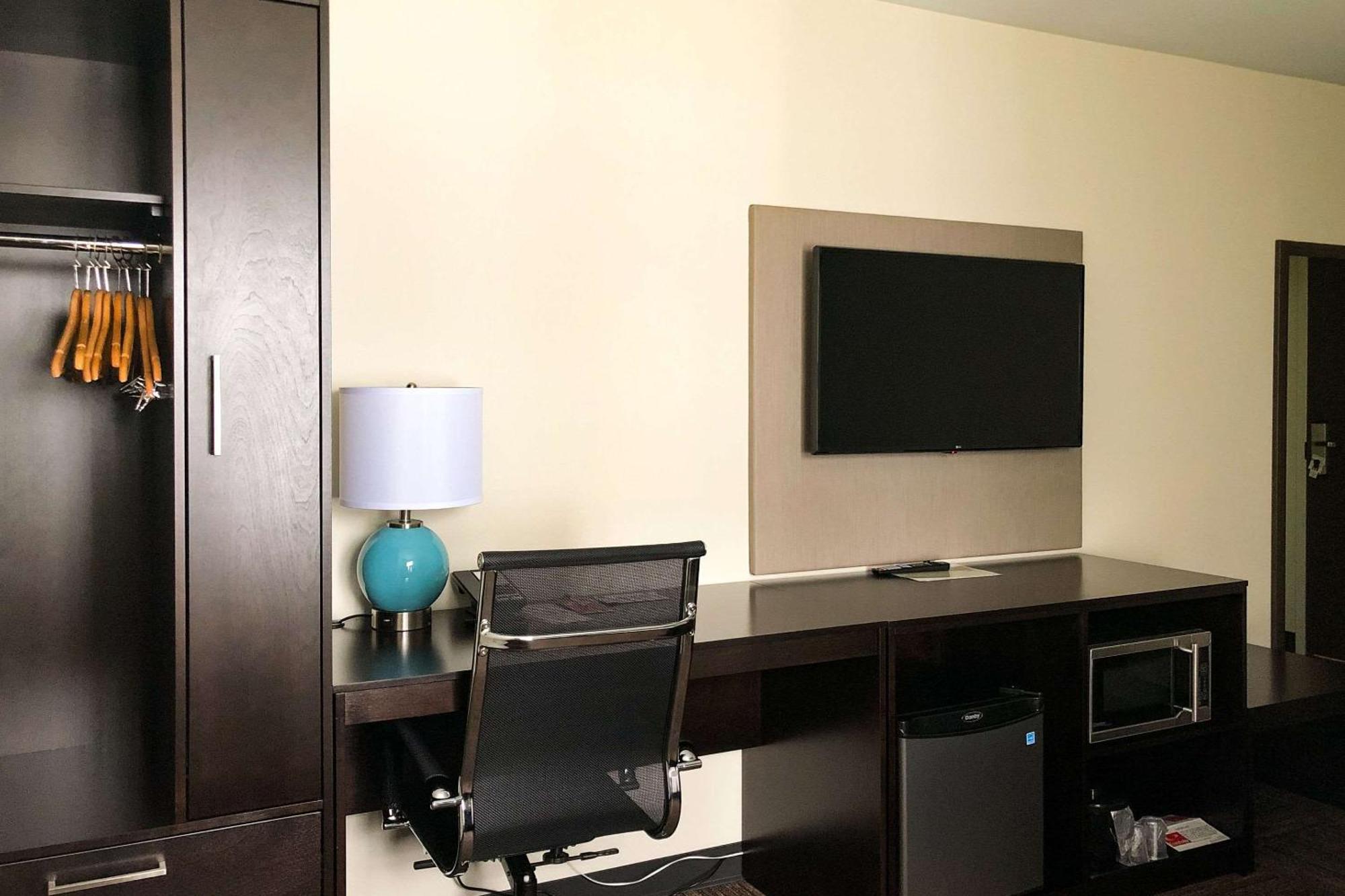 Sleep Inn & Suites Quebec City East Boischatel Экстерьер фото