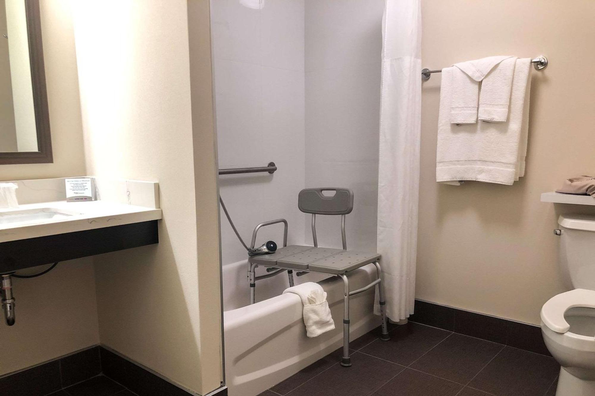 Sleep Inn & Suites Quebec City East Boischatel Экстерьер фото